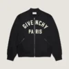 Bomber à coutures couture en satin brodé « Givenchy Paris » Bomber à coutures couture en satin brodé « Givenchy Paris »