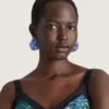 Boucles d&rsquo;oreilles à clip audacieuses en métal et cristaux