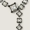 Collier « Crystals » déstructuré en métal et cristaux Collier « Crystals » déstructuré en métal et cristaux
