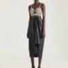 Jupe midi drapée en cuir nappa Jupe midi drapée en cuir nappa