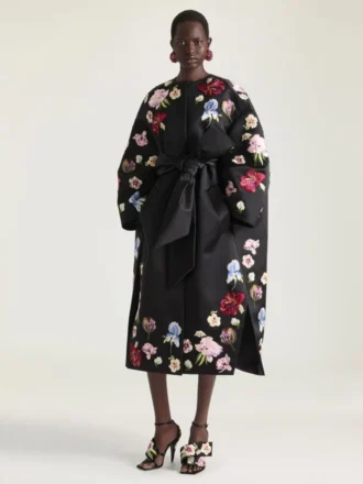 Manteau cocon en satin brodé