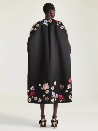 Manteau cocon en satin brodé