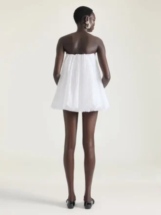 Mini-robe bustier en dentelle avec cape