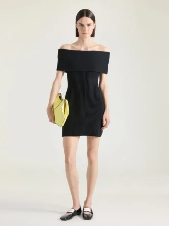 Mini-robe à épaules dénudées en laine