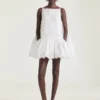 Mini-robe à volants fendue en dentelle