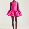 Mini-robe à volants fendue en satin