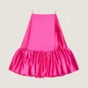 Mini-robe à volants fendue en satin