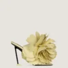 Mules à talons Boudoir en cuir avec pétales de rose Mules à talons Boudoir en cuir avec pétales de rose
