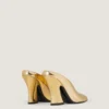Mules à talons sculptées en cuir effet miroir Mules à talons sculptées en cuir effet miroir