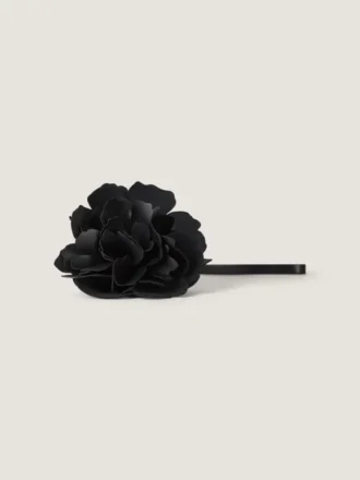 Petit pendentif en forme de pétales de rose en cuir nappa