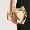 Pochette Facet en cuir effet miroir