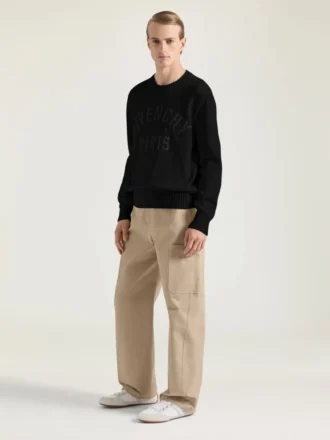 Pull en maille de coton avec broderie « Givenchy Paris » Pull en maille de coton avec broderie « Givenchy Paris »
