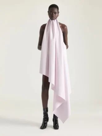 robe asymtrique dos nu en cuir 1 330x440 - Robe asym&eacute;trique &agrave; dos nu en cuir