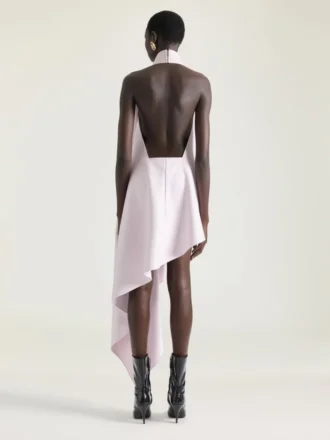 robe asymtrique dos nu en cuir 2 330x440 - Robe asym&eacute;trique &agrave; dos nu en cuir