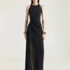 Robe de soirée drapée à col licou en crêpe cady