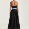 Robe de soirée fendue en dentelle et paillettes