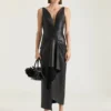 Robe longue drapée en cuir Robe longue drapée en cuir