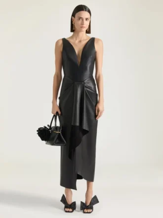 Robe longue drapée en cuir Robe longue drapée en cuir