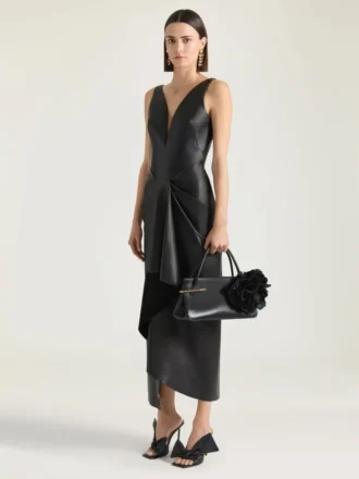 Robe longue drapée en cuir Robe longue drapée en cuir