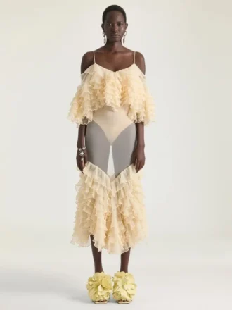 robe longue volants en maille ultra fine 1 330x440 - Mules &agrave; talons Boudoir en cuir avec p&eacute;tales de rose
