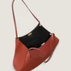 Sac cabas moyen à facettes en cuir grainé Sac cabas moyen à facettes en cuir grainé
