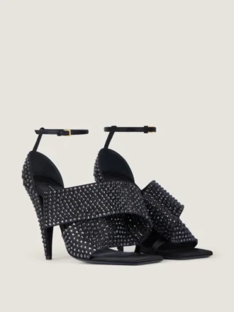 Sandales à talons carrés en satin avec strass